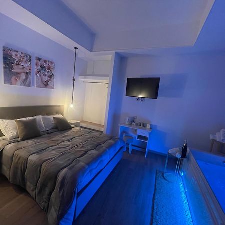 Le Mariancarve Central Apartments Crotone Exterior photo