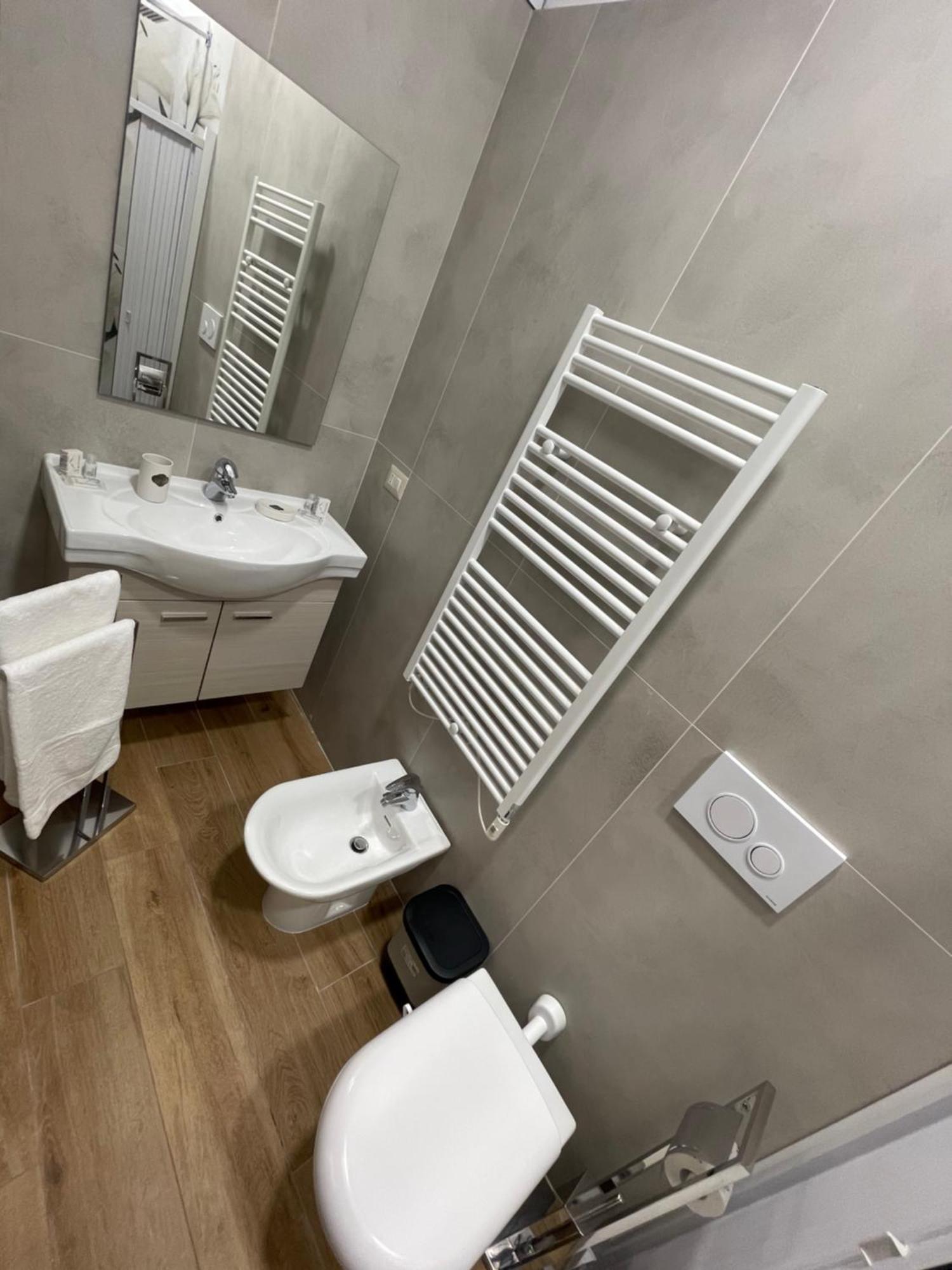 Le Mariancarve Central Apartments Crotone Exterior photo